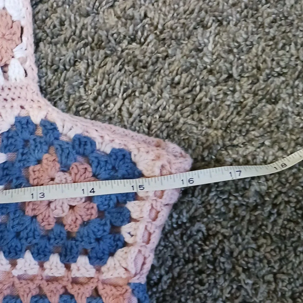 American Eagle granny square crocheted sweater tank - L - Picture 6 of 7